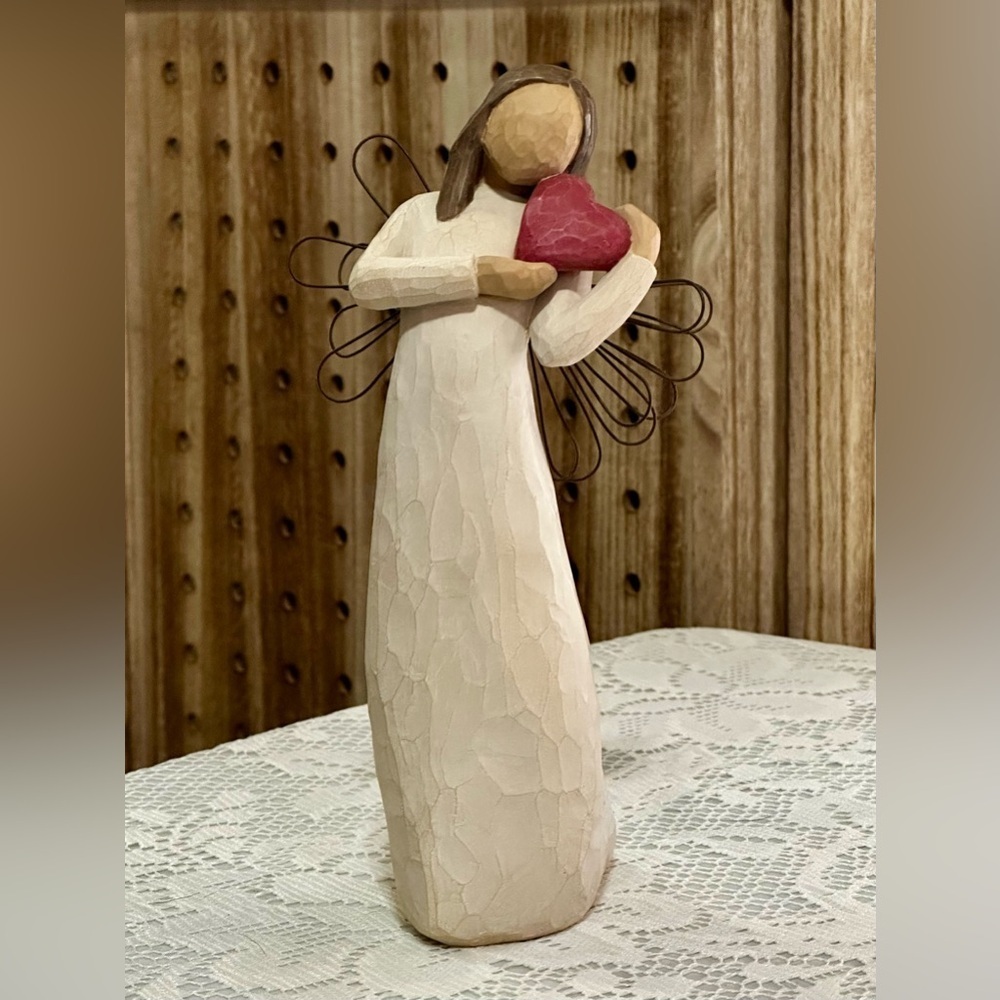 Willow Tree Angel of the Heart Tall Figurine – Retired Susan Lordi Demdaco